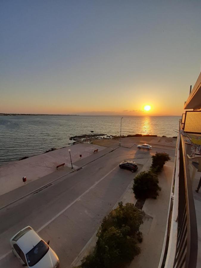 Faros Apartments Artemida  Buitenkant foto