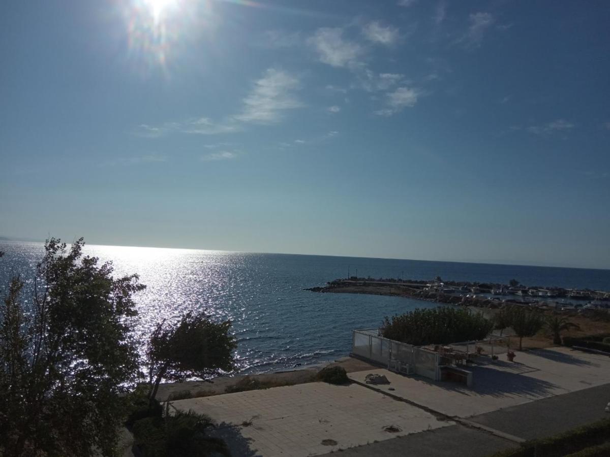 Faros Apartments Artemida  Buitenkant foto
